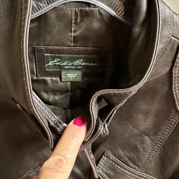Eddie Bauer Women Large Leather Jacket - Picture 3 of 9